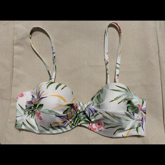 H&M Other - H&M top piece swim wear